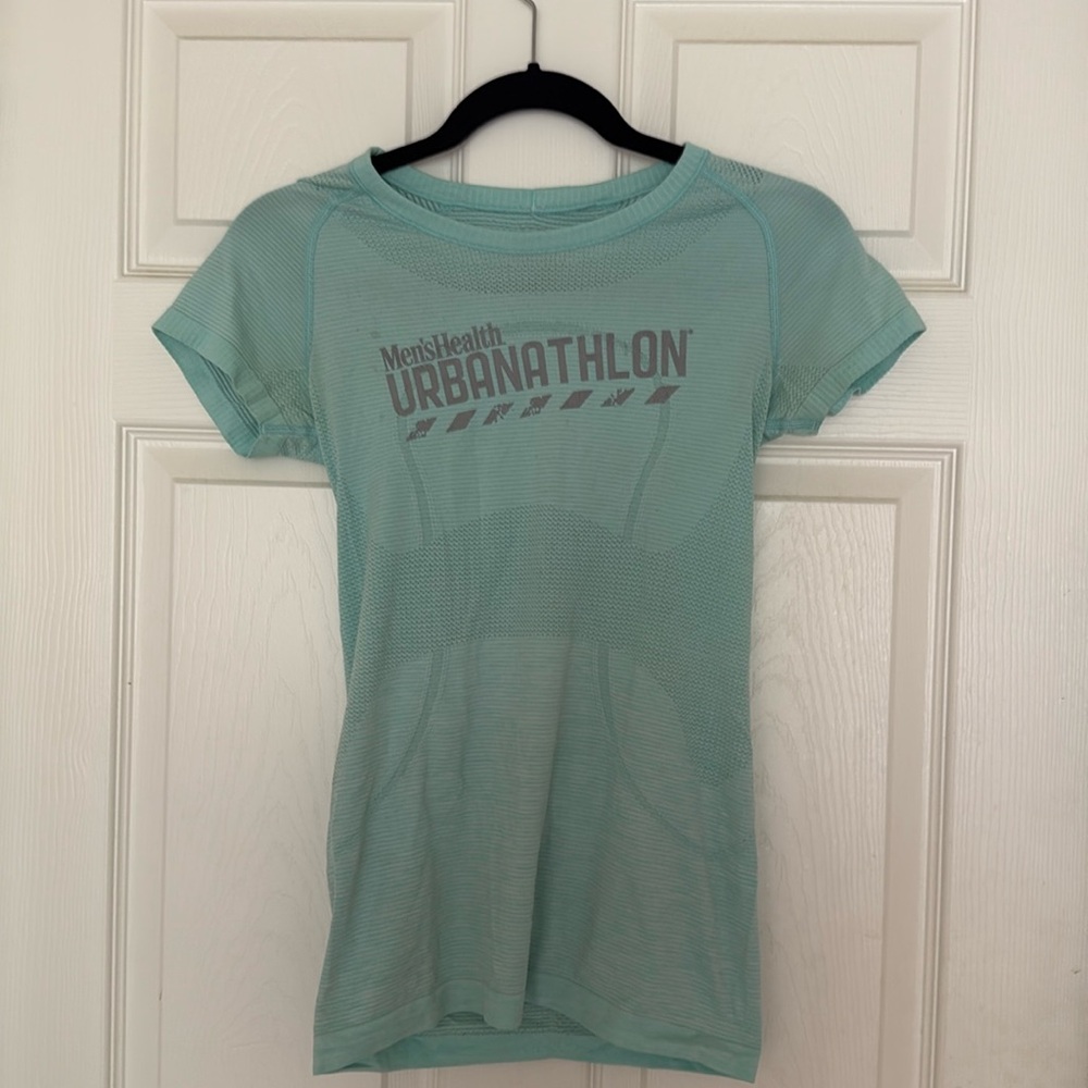 Lululemon t shirt